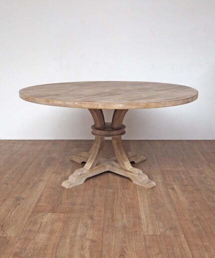 round wooden table Valbelle