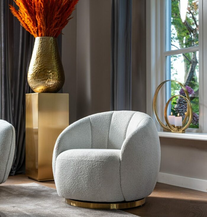 Chaise-pivotante-Jago-Boucle-blanc-richmond-interiors