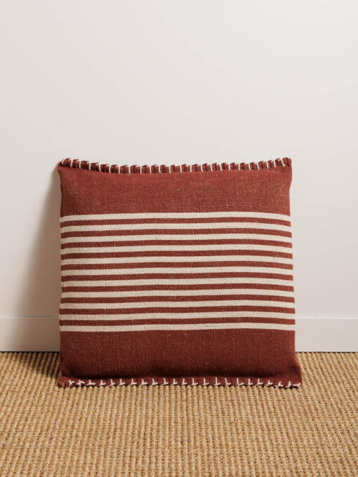 coussin-fines-rayures-bordeau-chehoma-36940.jpg