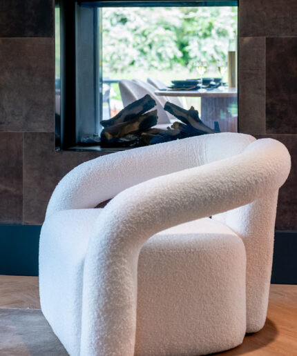 Fauteuil-Dana-blanc-Richmond-interiors-S4596