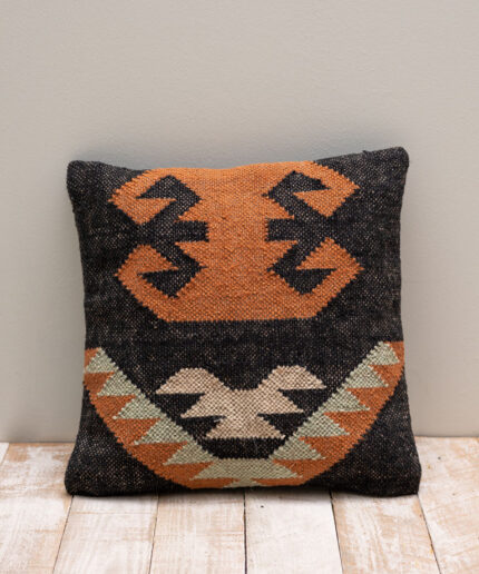 coussin-kilim-brun-orange-chehoma-32522.jpg