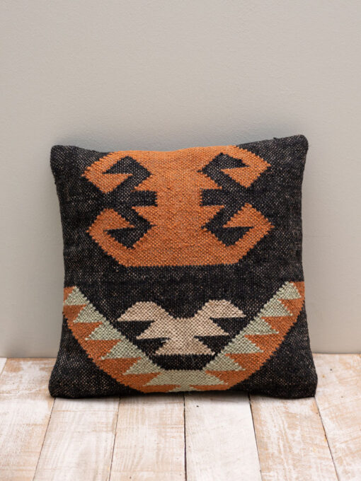 coussin-kilim-brun-orange-chehoma-32522.jpg