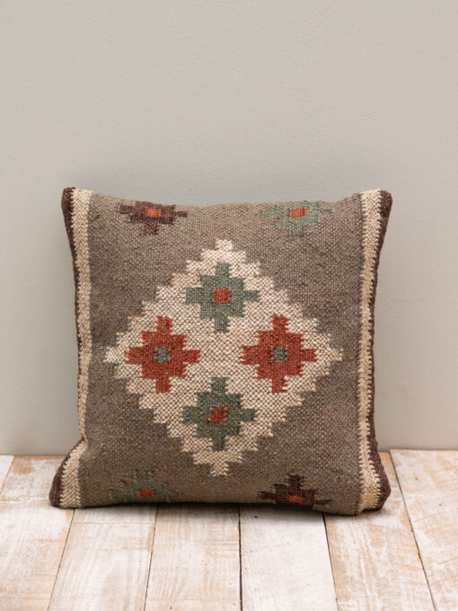 coussin-kilim-losanges-verts-et-rouges-chehoma-32525.jpg