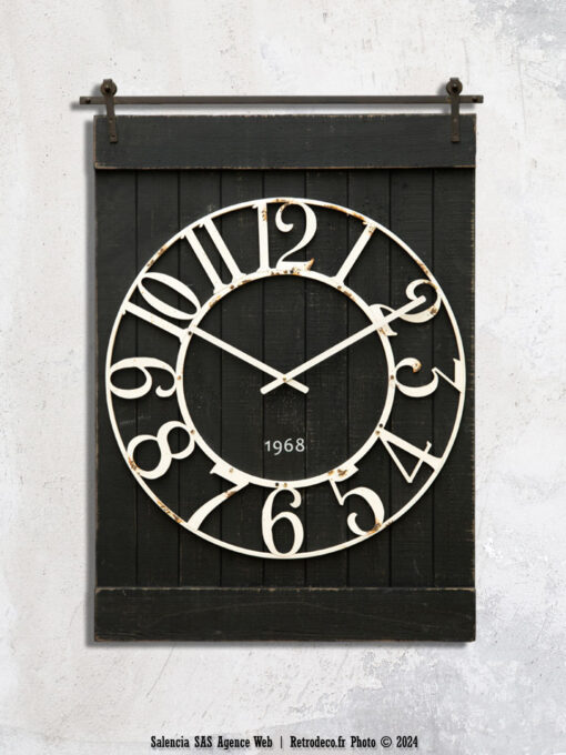 horloge-bois-noir-barney-chehoma-32776.jpg